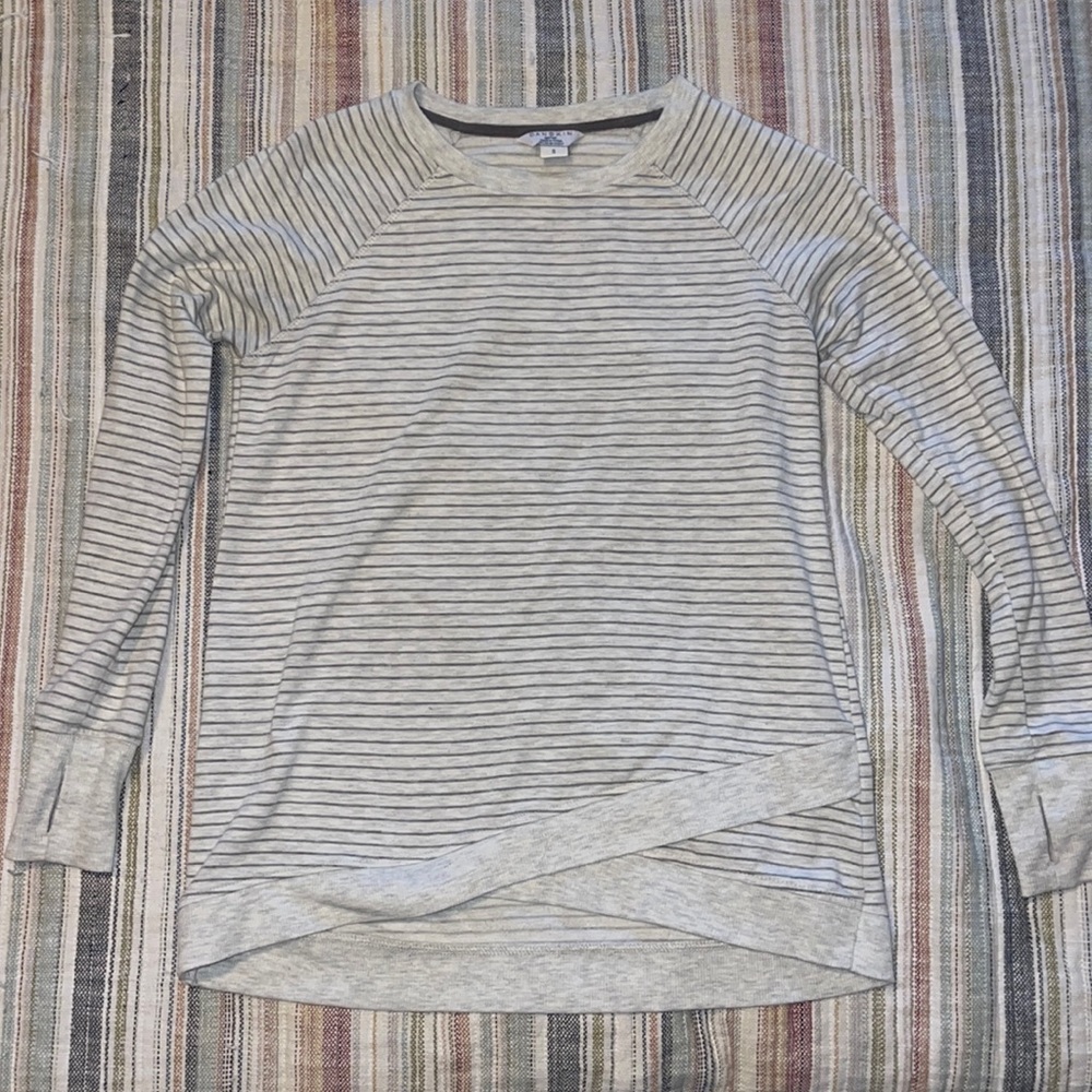 Comfy white and grey light sweater :)